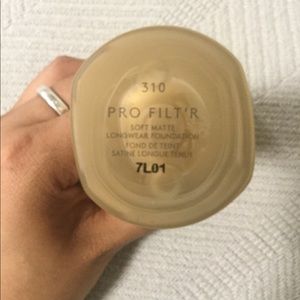 FENTY BEAUTY soft matte foundation- 310